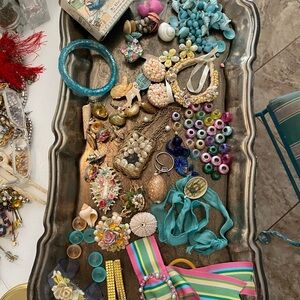 Colorful Vintage Jewelry and Accessories Collection Seashell Themed